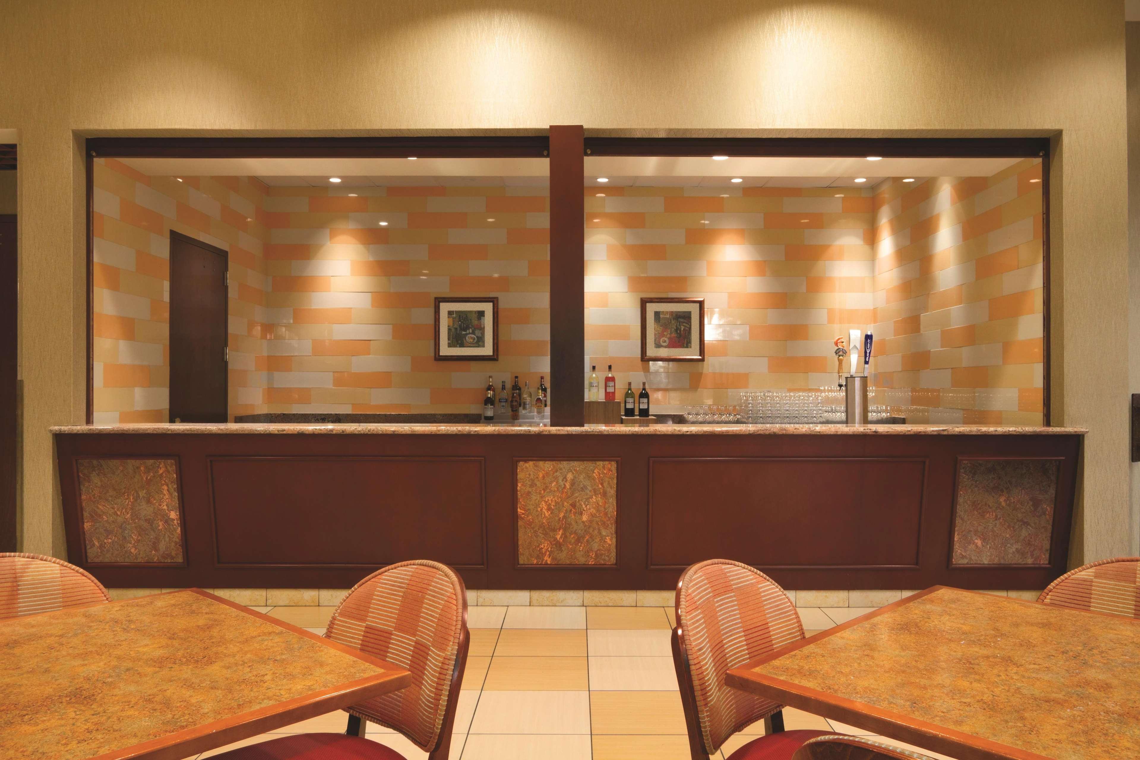 Embassy Suites Norman Hotel y Centro de Conferencias Restaurante foto
